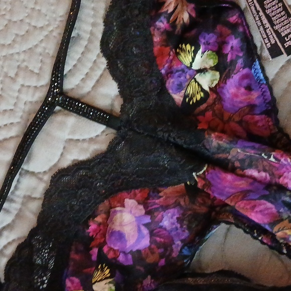 VS Brazilian panty&bra - Picture 9 of 9